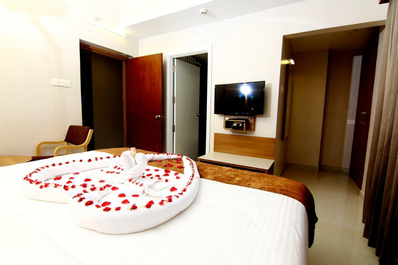 Hotel Panacea Ventures Kollam Dış mekan fotoğraf